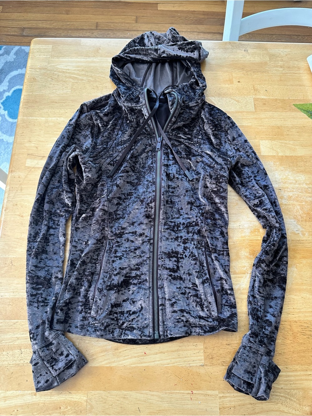 Lululemon define jacket size 6
